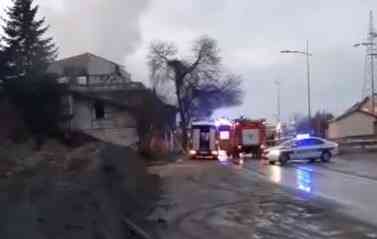 TRAGEDIJA U NOVOM SADU: U pepelu nađena ugljenisana tela dva muškarca! (FOTO)